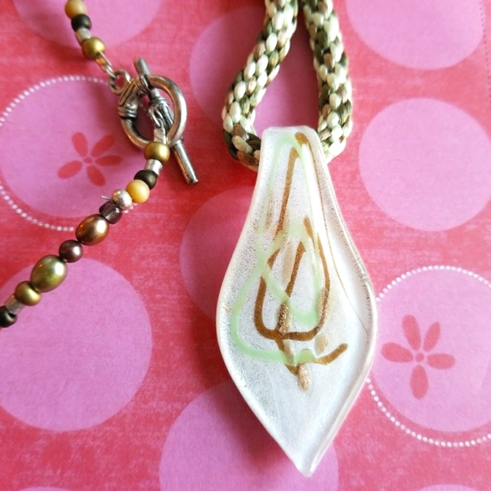Handmade necklace kumihimo bead green art glass
